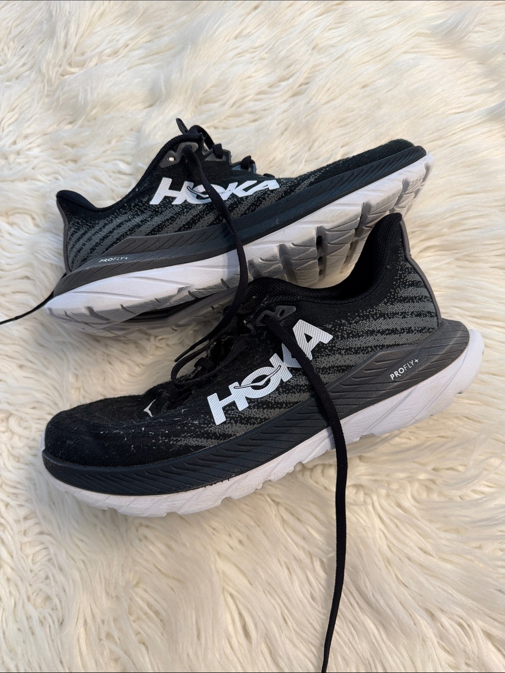 Hoka Black and White Athletic Running Shoes size 8B good condition - Picture 1 of 12